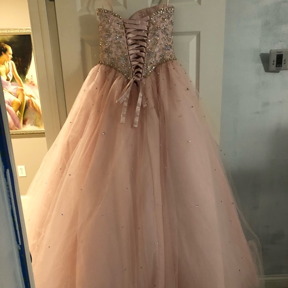 Baby Pink / Blush Prom / Quinceñera Dress ! - Picture 3 of 8